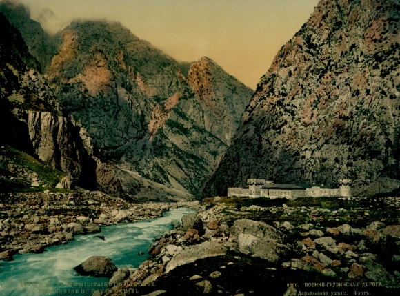 Photo Woenno Gruzinskaja doroga, Georgian Military Road, Darial Gorge Fortress, Dariel Gorge