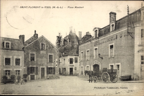 PC Saint Florent le Vieil Maine et Loire, Place Maubert, carriage