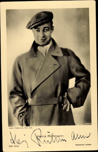 Postcard actor Heinz Rühmann, portrait, coat, cap, Ross Verlag No. 5885/1, autograph