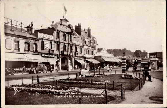 Postcard Deauville La Plage Fleurie Calvados, Place de la Gare towards Trouville
