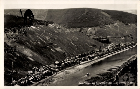 Ak Zell an der Mosel, luchtfoto, wijnhuis Schwarze Katz