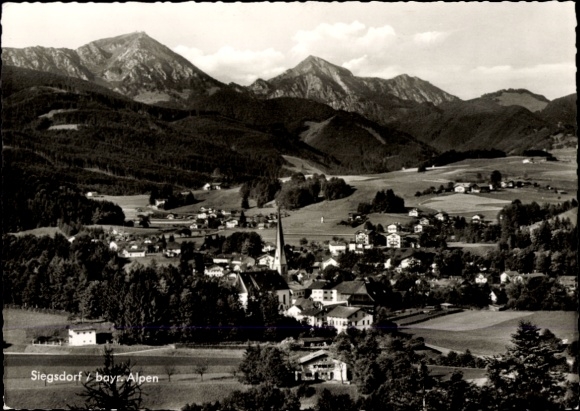 Ak Siegsdorf in Opper-Beieren, algemeen beeld met Hochfelln en Hochgern