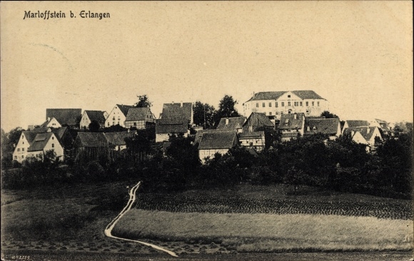 Ansichtkaart Marloffstein Mittelfranken, totaaloverzicht van het dorp, onverharde weg
