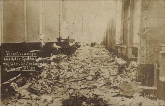 Photo Postcard Street Fights Berlin, Devastation by the Spartacists, Frankfurter Allee Freight Station