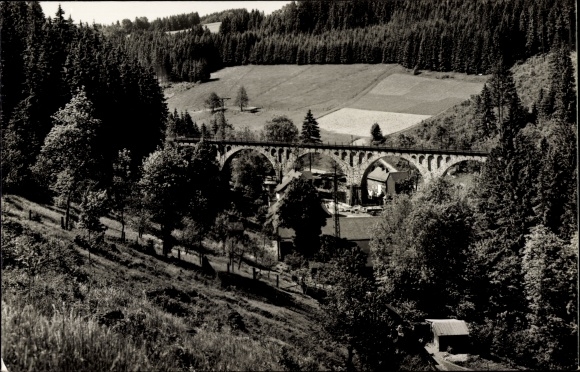 Photo Postcard Wurzbach in the Saale Orla district, partial view of the village with viaduct, Bärenmühle
