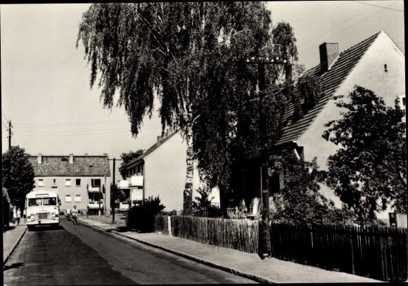 Postcard Blankenfelde Mahlow Teltow Fläming, view of Ethel and Julius Rosenbergstraße, bus