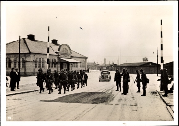 Photo German troops march through Trondheim, April 1940