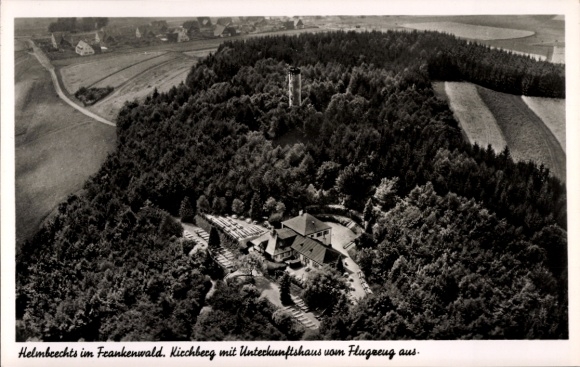 Postcard Helmbrechts in Upper Franconia, aerial view of accommodation house, Kirchberg