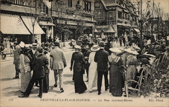 Ak Deauville La Plage Fleurie Calvados, Rue Gontaut-Biron