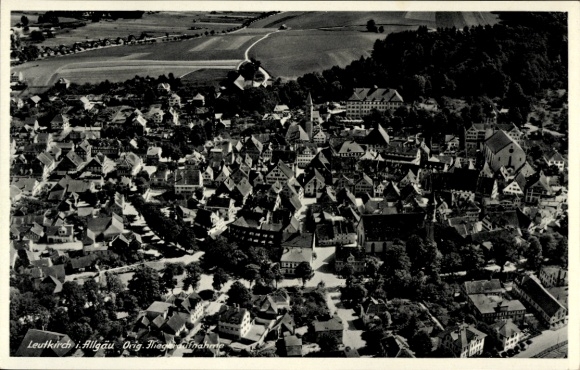 Postcard Leutkirch im Allgäu Württemberg, aerial view of many buildings, rural surroundings