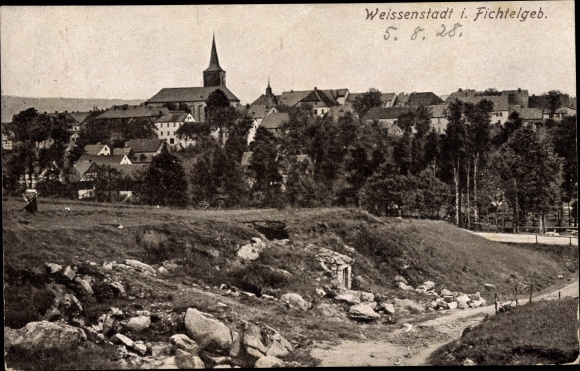 PC Weißenstadt in the valley of the Eger Fichtelgebirge, city panorama, street section