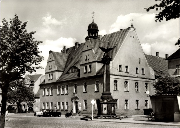 Postcard Doberlug Kirchhain in Brandenburg, town hall on the market, monument