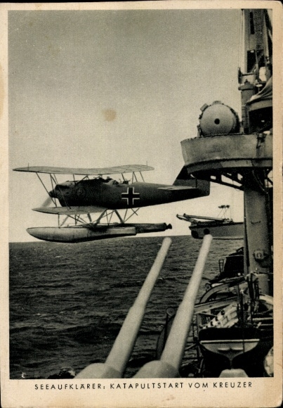 Postcard German Air Force, Kriegsmarine, maritime reconnaissance aircraft Heinkel He 60, catapult launch from cruiser