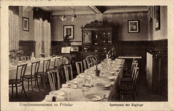 Postcard Fritzlar in Hessen, Ursuline boarding house, dining room of the pupils