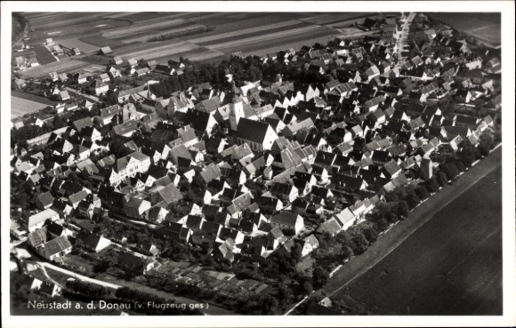 Ak Neustadt an der Donau Niederbayern, Luftaufnahme