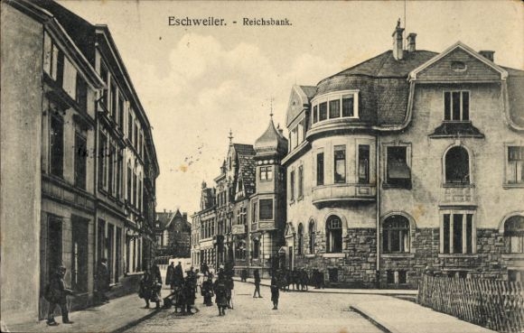 Postcard Eschweiler North Rhine Westphalia, street view, Reichsbank, historical architecture, people