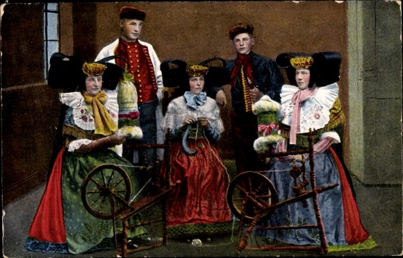 Postcard Trachten Schaumburg Lippe, spinning wheels, women
