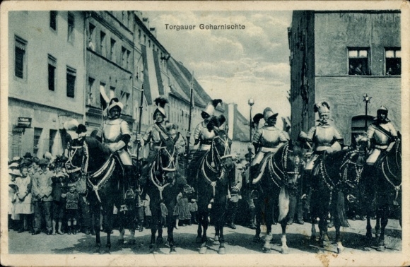 Ak Torgau an der Elbe, Torgauer Geharnischte, 6 Reiter in Rüstung,  Szene