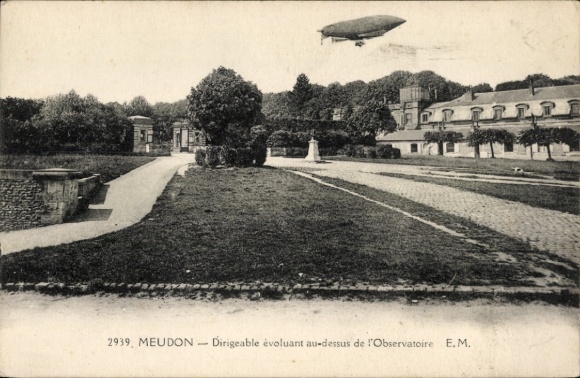 Postcard Meudon Hauts de Seine, airship over observatory, garden landscape, trees, buildings