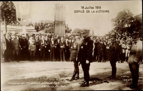 Ak Paris XVI, la Porte Maillot, Fetes de la Victoire 1919, Reception des Marechaux Joffre et Foch
