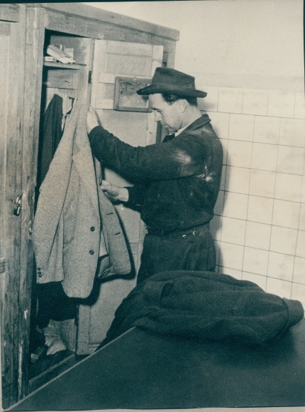 Photo Rostock in Mecklenburg Western Pomerania, factory photo VEB shipyard Neptun, man at the locker