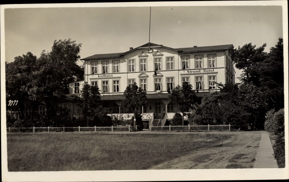 Photo Postcard Thiessow on Rügen, Kurhaus Strandhotel