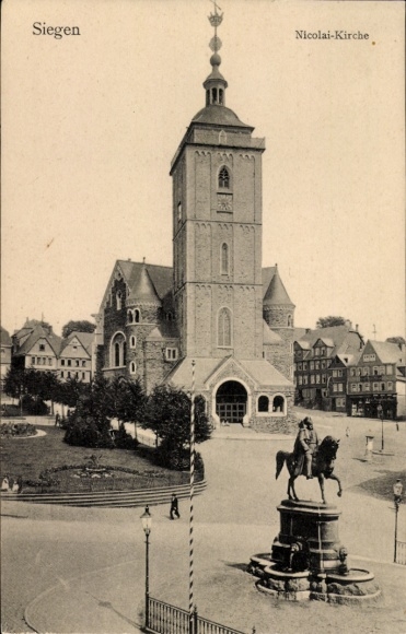 Ak Siegen in Westfalen, Nicolai-Kirche, Statue,  Gebäude, Stadtplatz