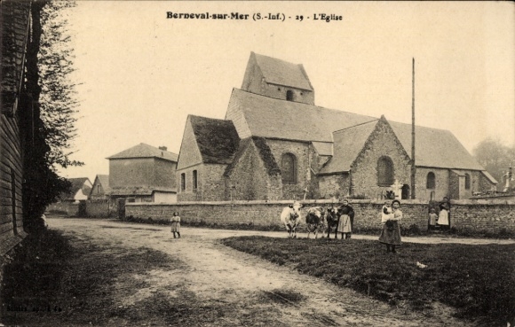 Postcard Berneval sur Mer Seine Maritime, Church