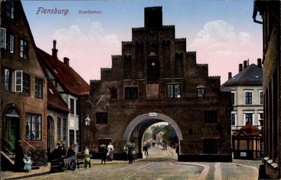 Postcard Flensburg in Schleswig Holstein, Nordertor