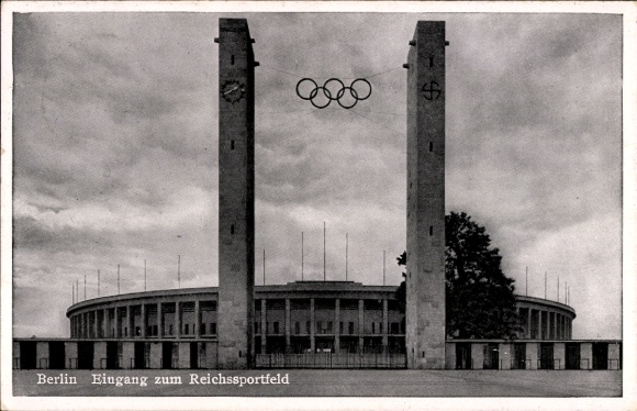 Postcard Berlin Tiergarten, entrance to the Reichssportfeld, two towers, Olympic rings, cloudy sky