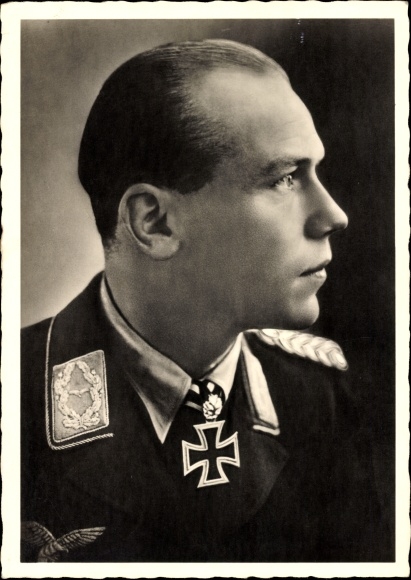 Ak Ritterkreuzträger Major Helmut Wick, Offizier der deutschen Luftwaffe, Jagdflieger