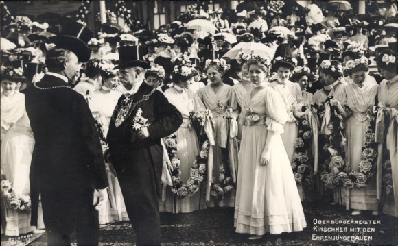 Postcard Berlin, Mayor Kirschner with the maids of honor, entry of the Crown Princess?