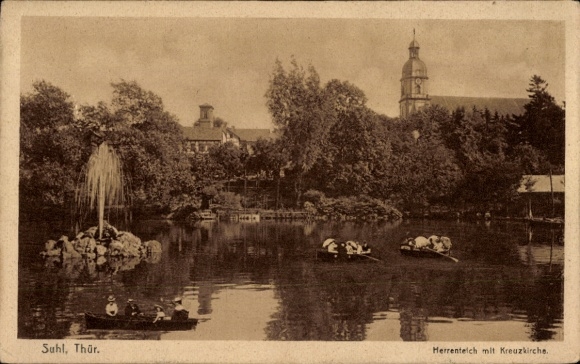 Postcard Suhl in Thuringia, part of the Herrenteiche with a view of the Kreuzkirche, rowing boats, fountain