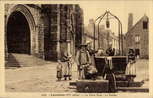 Postcard Locronan Finistère, the old fountain, the veranda