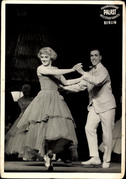 Photo of a couple of dancers in the Friedrichstadtpalast Berlin, Weltstadtvariete