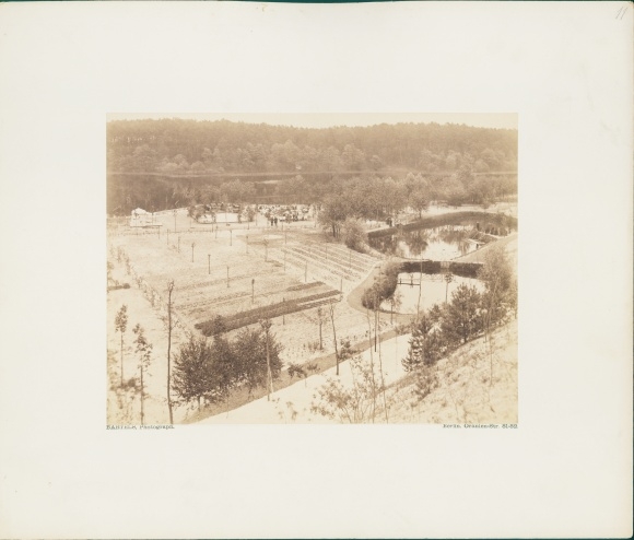 Foto Berlin Köpenick Müggelheim, Ehemalige Kiesgrube, Garten, ca. 1895