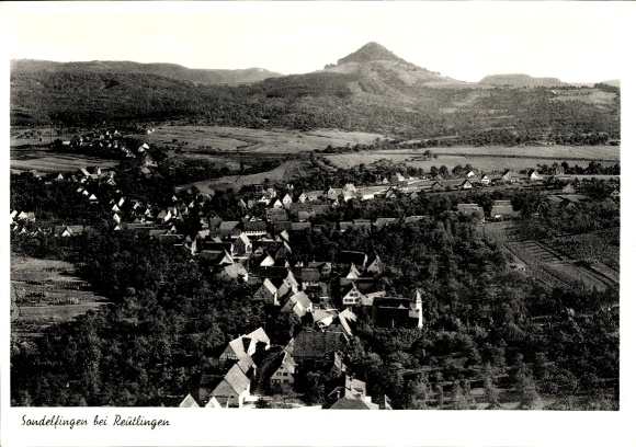 Ak Sondelfingen Reutlingen in Württemberg, Schwarze Landschaft, zahlreiche Häuser, erhöhter Blick