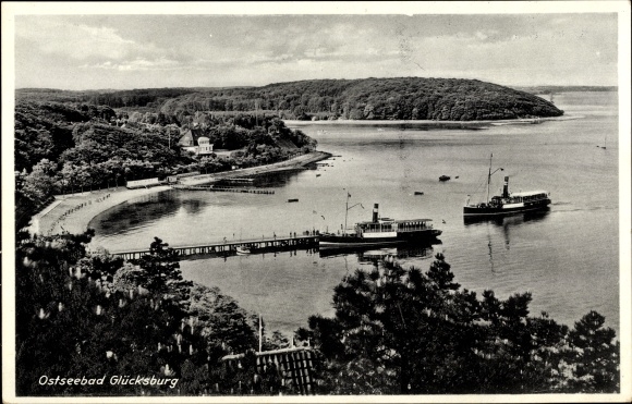 Postcard Glücksburg on the Baltic Sea, steamer at the landing stage