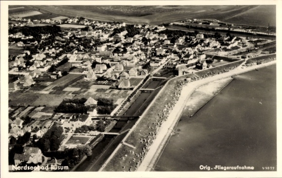 Ak Nordseebad Büsum, luchtfoto van de Noordzeebadplaats, huizen, stranden, weilanden