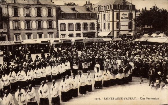 PC Sainte Anne d'Auray Morbihan, Une Procession