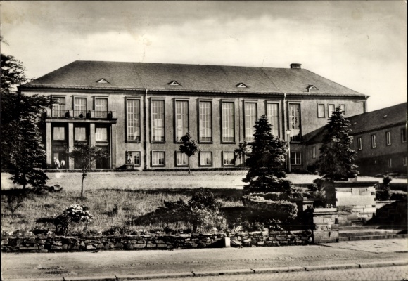 Postcard Oelsnitz im Erzgebirge, clubhouse Hans Marchwitza, exterior view