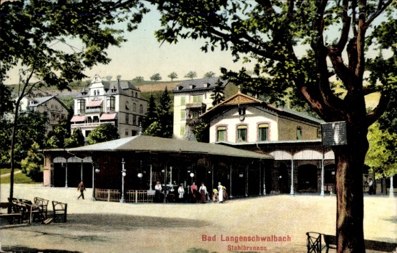 Postcard Langenschwalbach Bad Schwalbach im Taunus, steel fountain, buildings, park, people, trees