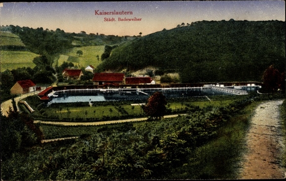 Postcard Kaiserslautern in Rhineland-Palatinate, view of the urban Badweiher with surroundings