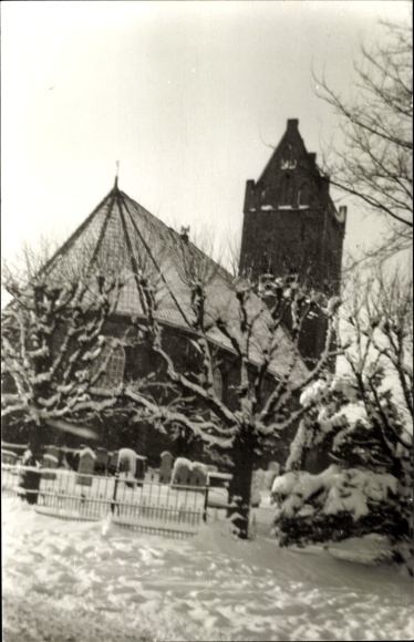 Photo Goutum Friesland, church, churchyard, winter