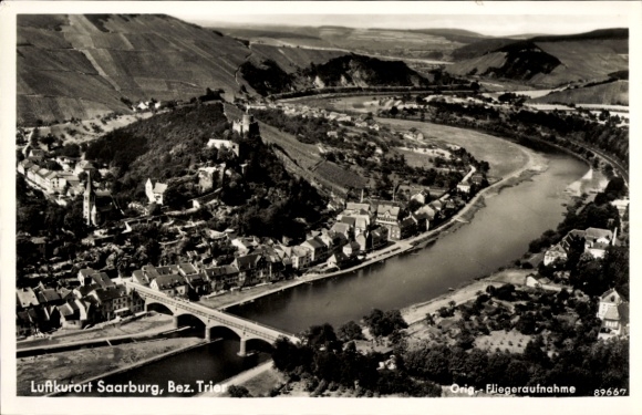Ak Saarburg an der Saar Bezirk Trier, Totalansicht, Original Fliegeraufnahme