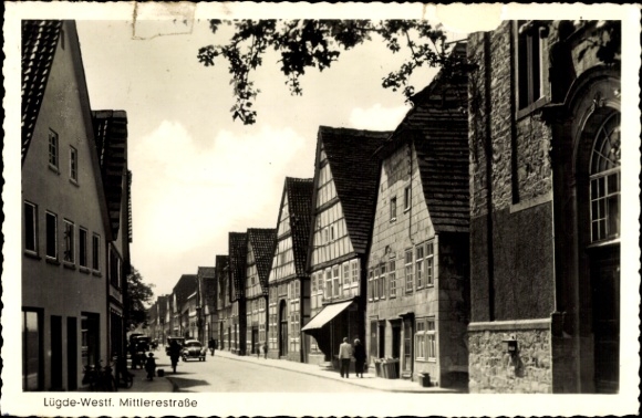 Postcard Lügde in the Weserbergland, Mittlerestraße, half-timbered houses
