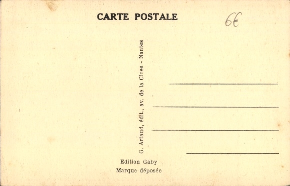 Postcard Locronan Finistère, Place, houses from the 16th and 17th century, old fountains