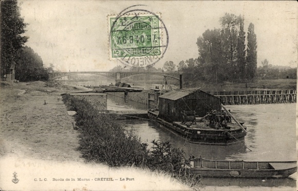 Postcard Créteil Val de Marne, detail of Le Port, boat in the water, bridge in the background