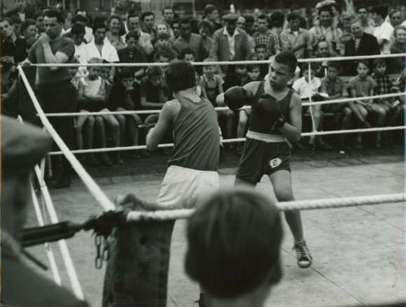 Foto Hans Joachim Spremberg, Jungen bei einem Boxkampf, Boxer