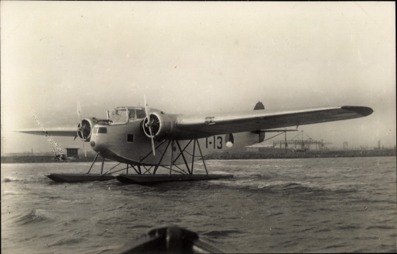 Postcard Dutch military aircraft Fokker T 4 W, seaplane